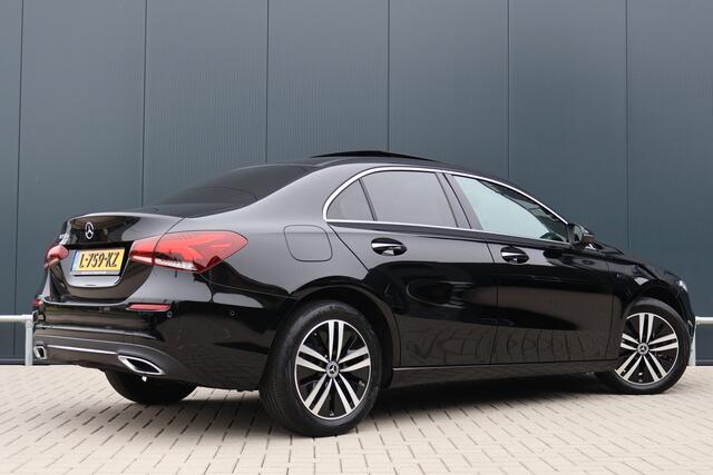 Mercedes-Benz A-KLASSE 250 e Business Solution Luxury Limited Sfeer | Pano | Trekhaak | Camera | Adapt. Cruise | Leer | Full Options