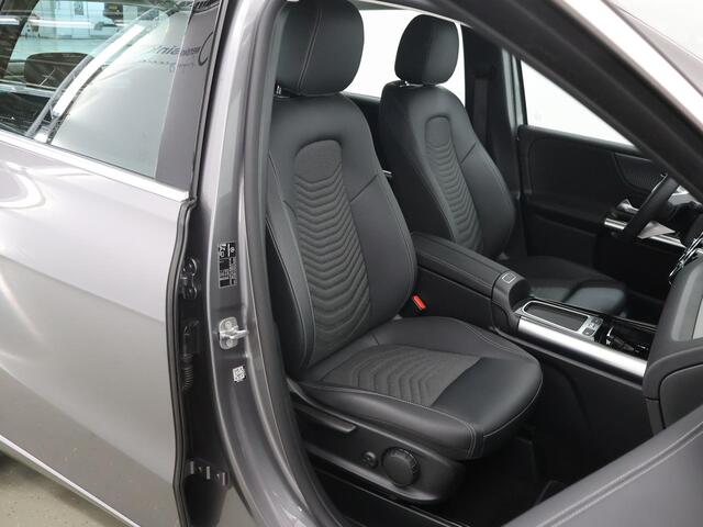 Mercedes-Benz B-KLASSE 250 e Business Line | Apple carplay | Verwarmd stuur | Elektrische achterklep |