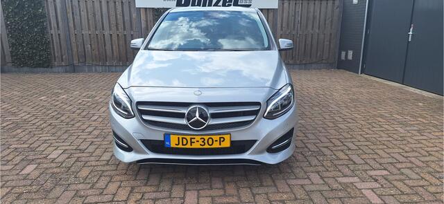 Mercedes-Benz B-KLASSE 200 Prestige AUTOMAAT + LEER