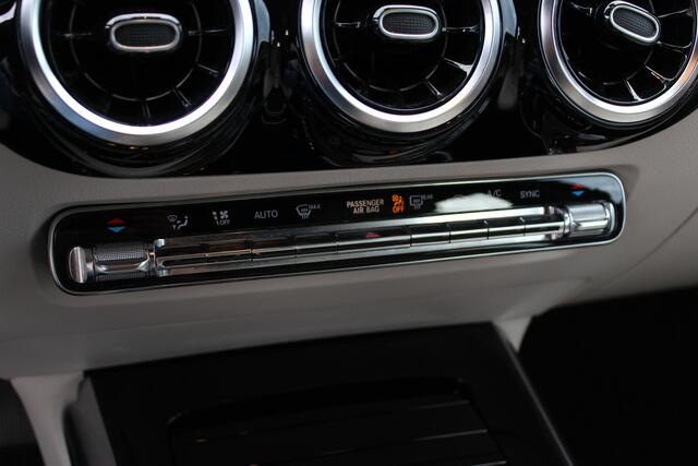 Mercedes-Benz B-KLASSE 180 | Camera | Carplay |