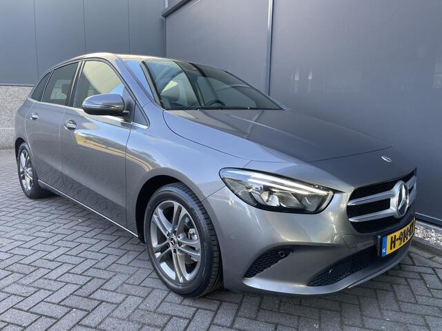 Mercedes-Benz B-KLASSE 160 Advantage Achteruitrijcamera - Airco - Cruise control - Navigatie full map - Parkeersensoren voor en achter - Start/ stop systeem