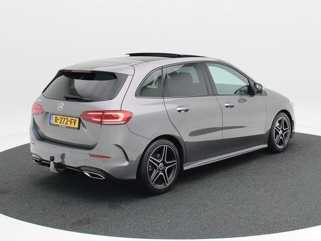 Mercedes-Benz B-KLASSE 180 AMG Line 136 Pk Automaat | Panorama Dak | Camera | Adaptive Cruise | Privacy Glass | LED | Navigatiesysteem | 19 Inch | 32.920 Km
