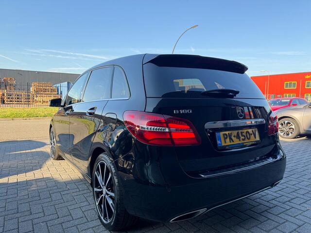 Mercedes-Benz B-KLASSE 180 Activity Edition | 12MND GARANTIE | AUTOMAAT | NAVI | LED | LEDER | NL-AUTO |