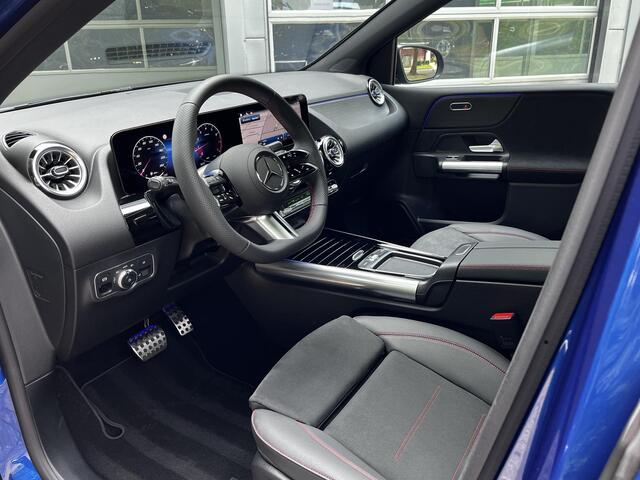 Mercedes-Benz B-KLASSE 180 Star Edition AMG | Night Pakket | Panoramadak | Dodehoekassistent | MULTIBEAM LED Koplampen | Apple CarPlay | Android Auto | Sfeerverlichting | Stoelverwarming | Achteruitrijcamera | Elektrisch Inklapbare Buitenspiegels