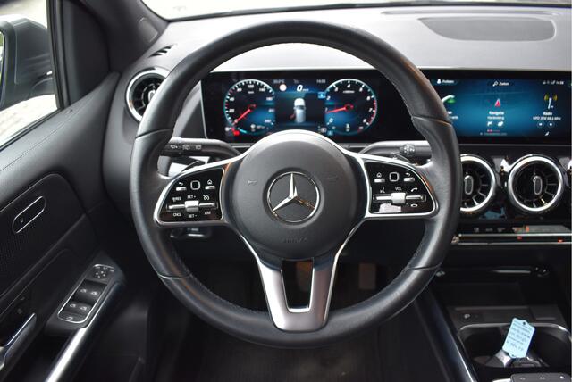Mercedes-Benz B-KLASSE 180 Premium Automaat, Widescreen, Stoelverwarming, Sportstoelen, Navi