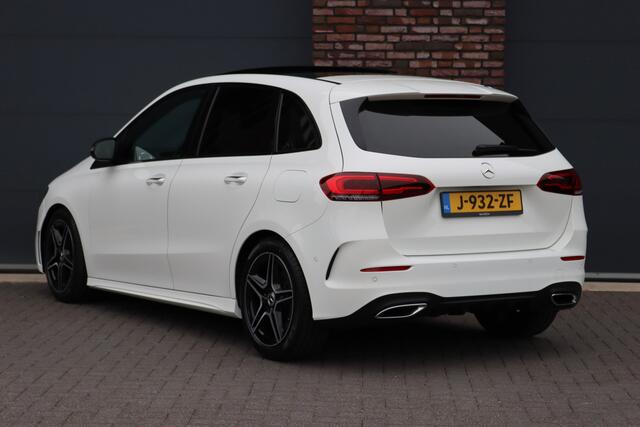 Mercedes-Benz B-KLASSE 220 AMG Line Premium+ | Panoramadak | Augmented Reality | Advanced Sound System | Keyless Go | Cruise Control | Stoelverwarming | Dodehoekassistent | Nightpakket |