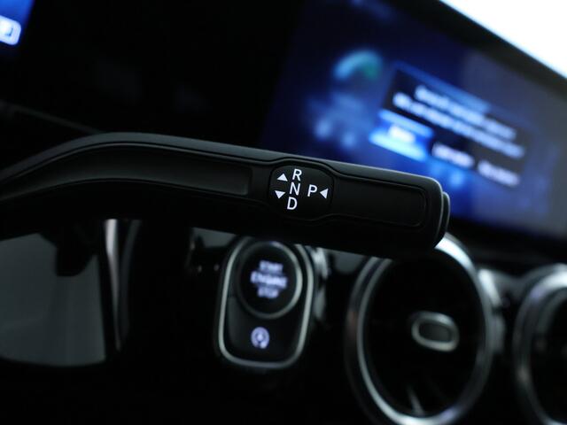 Mercedes-Benz B-KLASSE 180 Advantage Achteruitrijcamera | Ledkoplampen | EASY PACK achterklep | Navigatiesysteem met harde schijf. Inclusief 24 maanden MB Certified garantie voor Europa.