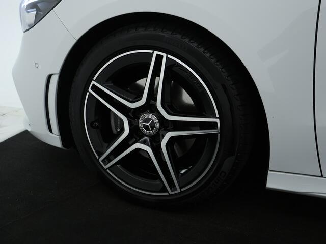 Mercedes-Benz B-KLASSE 200 Business Solution AMG AMG Line | Night Pakket | Panorama Schuif-Kanteldak | Memory voorstoelen | Sfeerverlichting. Inclusief 24 maanden MB Certified garantie voor Europa.