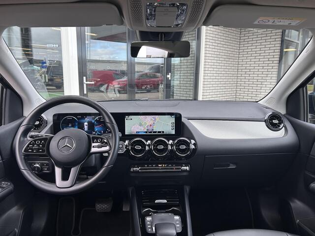 Mercedes-Benz B-KLASSE 180 Business Solution | Stoelverwarming | Achteruitrijcamera | Navigatie