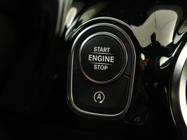 Mercedes-Benz B-KLASSE 200 Business Solution AMG | Half Leder/Alcantara | Stoelverwarming | Sfeerverlichting | Camera | Navigatie