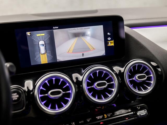 Mercedes-Benz B-KLASSE 250 e AMG Sport 218Pk Automaat (APPLE CARPLAY, GROOT NAVI, SFEERVERLICHTING, CAMERA, LEDER/ALCANTARA, TREKHAAK, STOELVERWARMING, WIDESCREEN, NIEUWSTAAT)