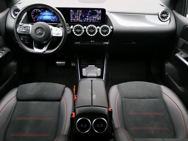 Mercedes-Benz B-KLASSE 180 Business Solution AMG AMG Line | Night Pakket | Panorama Schuif-Kanteldak Inclusief 24 maanden Mercedes-Benz Certified garantie voor Europa.