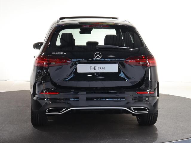 Mercedes-Benz B-KLASSE 250e Business Solution AMG | Panoramaschuifdak | Premium plus pakket | Winter pakket | Trekhaak | Head-up display |