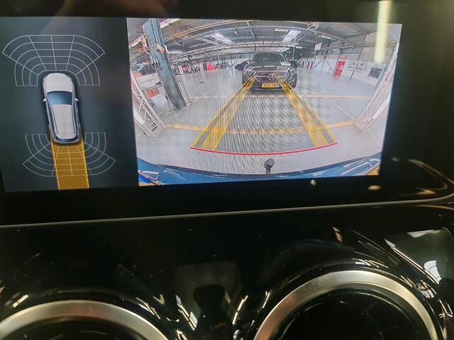 Mercedes-Benz B-KLASSE 180 Advantage Trekhaak | Ledkoplampen | Achteruitrijcamera | Easy-Pack Achterklep | Licht- en zicht pakket. Inclusief 24 maanden MB Certified garantie voor Europa.