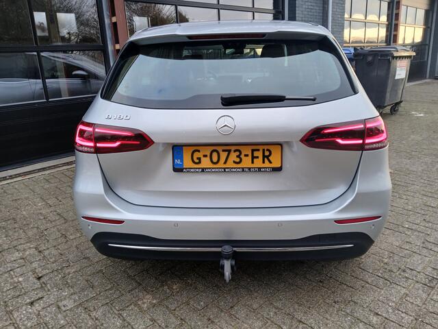 Mercedes-Benz B-KLASSE 180 Business Solution Plus / Trekhaak / camera / Apple carplay / android auto