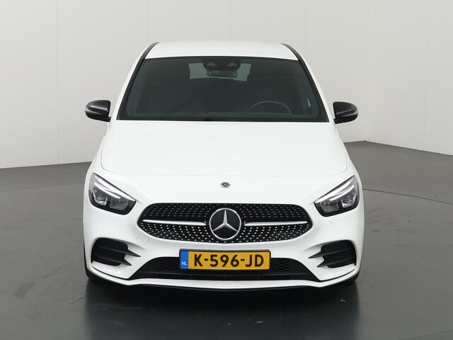 Mercedes-Benz B-KLASSE 180 Business Solution AMG | Night | Trekhaak | Widescreen Stoelverwarming | Achteruitrijcamera |