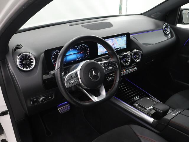 Mercedes-Benz B-KLASSE 180 Business Solution AMG | Night | Trekhaak | Widescreen Stoelverwarming | Achteruitrijcamera |