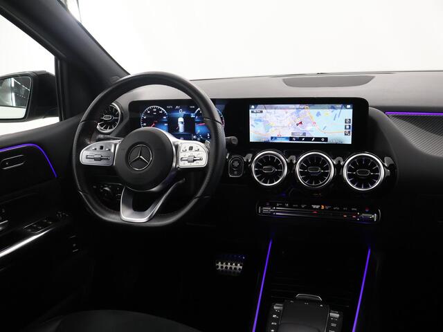 Mercedes-Benz B-KLASSE 180 Business Solution AMG | Night | Trekhaak | Widescreen Stoelverwarming | Achteruitrijcamera |