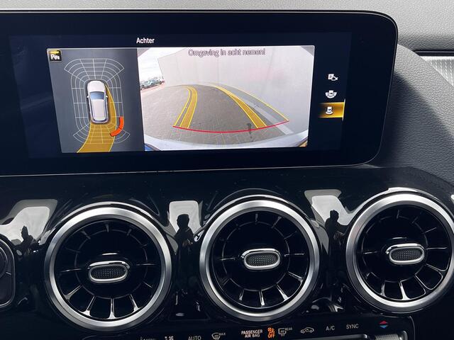 Mercedes-Benz B-KLASSE 180 Business Solution Luxury Automaat / Virtual Cockpit / Navigatie / Stoelverwarming / Elektrische klep / Apple Carplay Android / 17"LM wielen met All Season banden /
