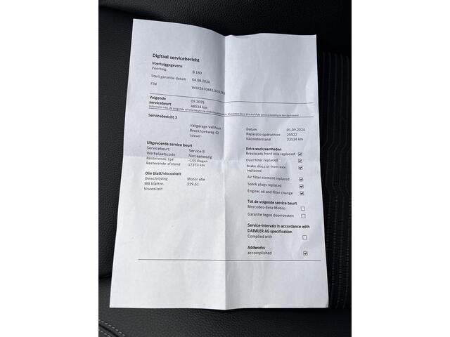 Mercedes-Benz B-KLASSE 180 Business Solution Luxury Automaat / Virtual Cockpit / Navigatie / Stoelverwarming / Elektrische klep / Apple Carplay Android / 17"LM wielen met All Season banden /