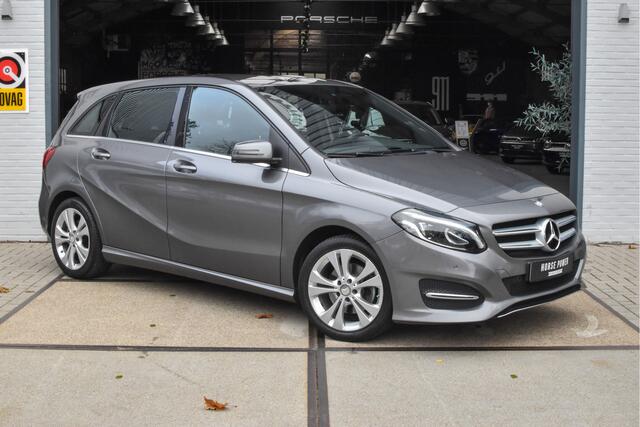 Mercedes-Benz B-KLASSE 180 Ambition *Halfleder | A/C | Navi | Cruise | Bluetooth | Parkeersensoren | 17" Lichtmetaal*