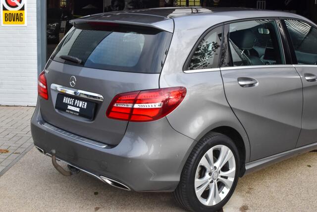 Mercedes-Benz B-KLASSE 180 Ambition *Halfleder | A/C | Navi | Cruise | Bluetooth | Parkeersensoren | 17" Lichtmetaal*