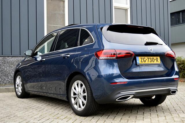 Mercedes-Benz B-KLASSE 180 Launch Edition Premium Plus Rijklaarprijs-Garantie Panoramadak Leder Wildscreen navigatie led camera