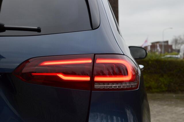 Mercedes-Benz B-KLASSE 180 Launch Edition Premium Plus Rijklaarprijs-Garantie Panoramadak Leder Wildscreen navigatie led camera