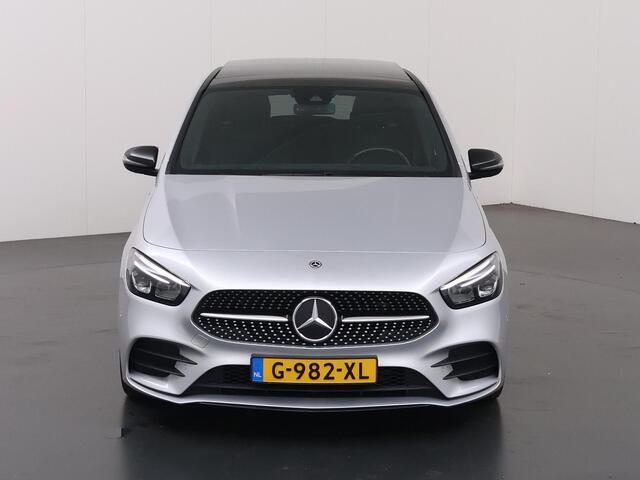 Mercedes-Benz B-KLASSE 180 Advantage | AMG | Night | Panoramadak | Trekhaak | Stoelverwarming | Widescreen | Achteruitrijcamera |