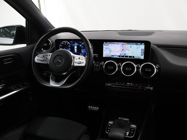 Mercedes-Benz B-KLASSE 180 Advantage | AMG | Night | Panoramadak | Trekhaak | Stoelverwarming | Widescreen | Achteruitrijcamera |