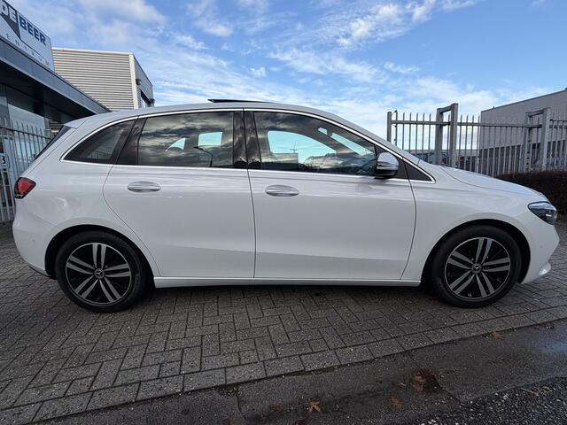 Mercedes-Benz B-KLASSE 200 Business Solution Luxury Pano-Dak | Trekhaak | Memory | Camera | Keyless