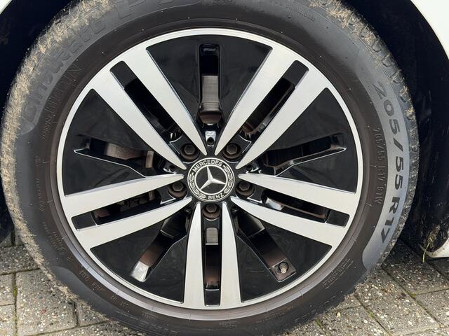 Mercedes-Benz B-KLASSE 200 Business Solution Luxury Pano-Dak | Trekhaak | Memory | Camera | Keyless