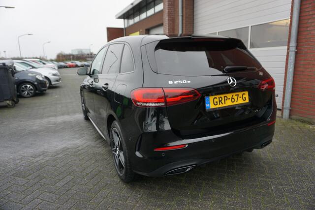 Mercedes-Benz B-KLASSE 250E PREMIUM PLUS AMG VOLLEDIG DEALER ONDERHOUDEN CAMERA FULL LED LEDER-ALCANTARA STOELVERWARMING NAVI ANDROID-APPLECARPLAY 18INCH PDC V+A BLUETOOTH ENZ...