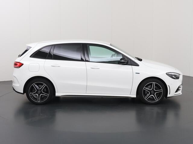 Mercedes-Benz B-KLASSE 250 e AMG Line | Night pakket | |Sfeerverlichting | Stoelverwarming |