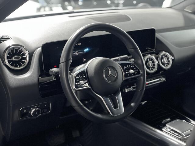 Mercedes-Benz B-KLASSE 180 ADVANTAGE / LED/ NAVI / FULL