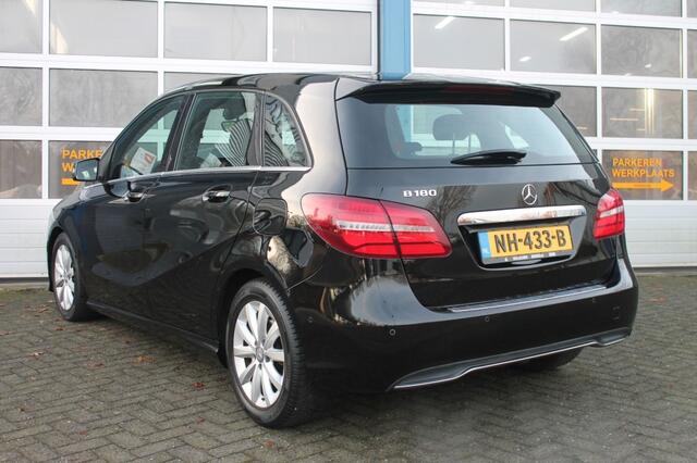 Mercedes-Benz B-KLASSE 180 LEASE ED. PLUS Automaat / Afneembare trekhaak / led verlichting