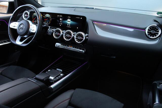 Mercedes-Benz B-KLASSE 200 Business Solution AMG | Panoramadak | Trekhaak | Camera | Stoelverwarming | CarPlay