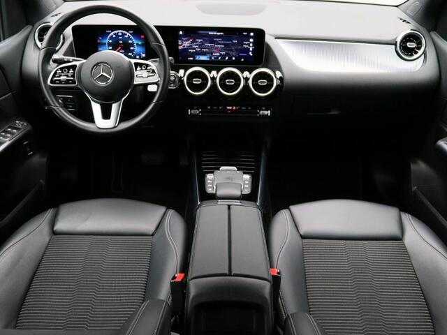 Mercedes-Benz B-KLASSE 180 Advantage Ledkoplampen | Stoelverwarming voor | Achteruitrijcamera | Licht- en zicht pakket | Easy Pack Achterklep. Inclusief 24 maanden MB Certified garantie voor Europa.