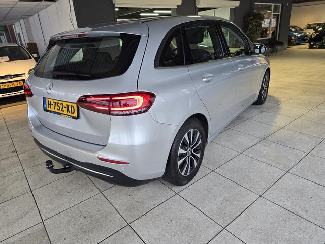 Mercedes-Benz B-KLASSE 180 Advantage | 12MND GARANTIE | LED | CARPLAY | NAVI | CRUISE | LMV | TREKHAAK |