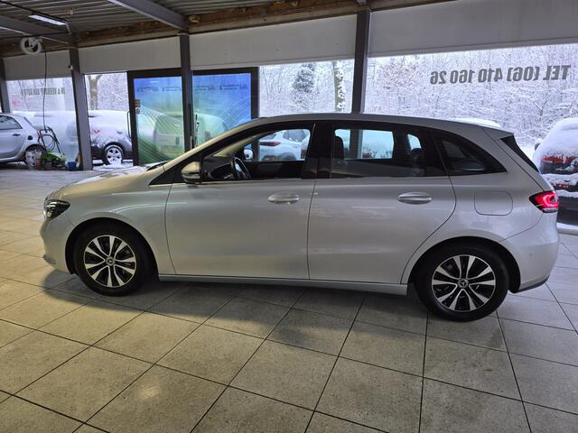Mercedes-Benz B-KLASSE 180 Advantage | 12MND GARANTIE | LED | CARPLAY | NAVI | CRUISE | LMV | TREKHAAK |