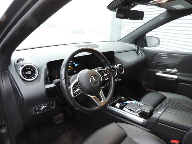 Mercedes-Benz B-KLASSE 180 Launch Edition Premium Plus TREKHAAK