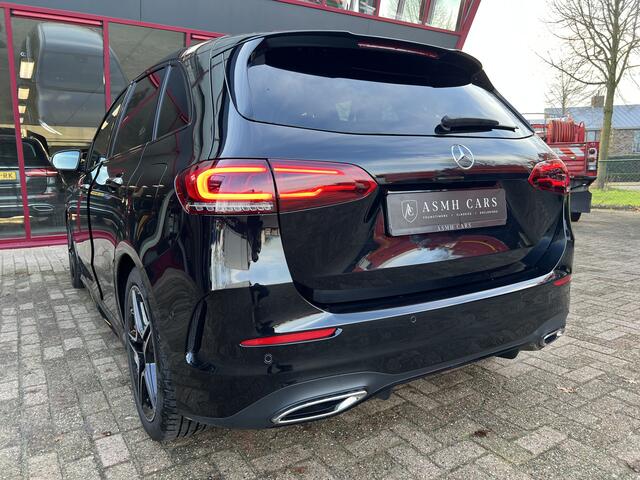 Mercedes-Benz B-KLASSE 180 AMG Line | Pano | ACC | Sfeerverlichting | Stoelverwarming |