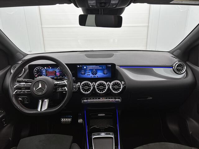 Mercedes-Benz B-KLASSE 180 AMG Line | Panoramadak | Achteruitrijcamera | Distronic | Sfeerverlichting | Inclusief 24 maanden MB Certified garantie voor Europa.