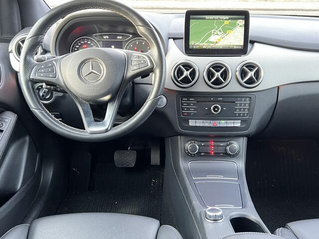 Mercedes-Benz B-KLASSE 180 Automaat Ambition Navigatie Trekhaak Camera Led Koplampen Leder 18 Inch AMG Velgen Parkeersensoren V+A Extra Getint Glas NL Auto