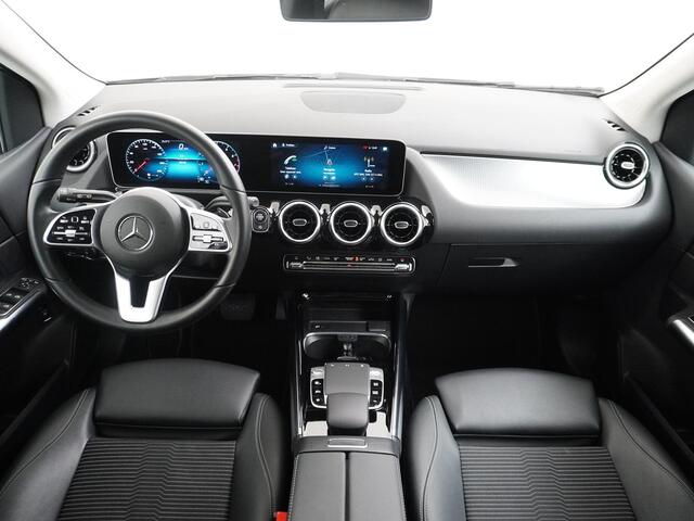 Mercedes-Benz B-KLASSE 220 4MATIC 4WD Camera Trekhaak 1800 KG!