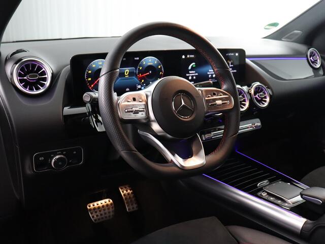 Mercedes-Benz B-KLASSE 180 Business Solution AMG (NL-Auto / Camera / ACC / Sfeerverlichting)