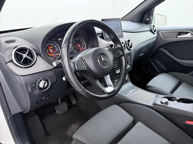 Mercedes-Benz B-KLASSE 200 d Business Solution 2143cc Trekhaak Navigatie Led Automaat GEEN POLITIE !!