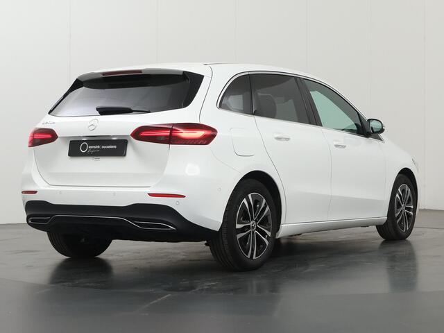 Mercedes-Benz B-KLASSE 250 e Luxury Line | Trekhaak | Getint glas | Verwarmd stuur | Apple carplay |