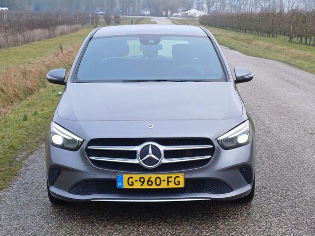 Mercedes-Benz B-KLASSE 180 Edition Premium Plus /Prachtige Auto!/Leer/Camera/Led/