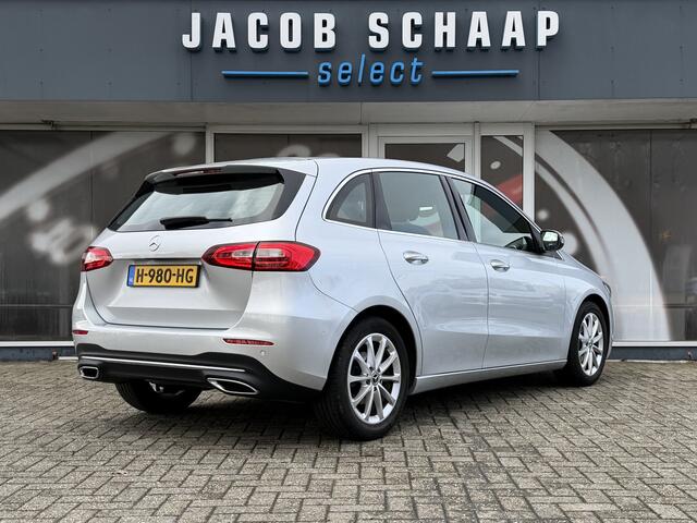 Mercedes-Benz B-KLASSE 180 Launch Edition Automaat / Parkeersensoren V-A / Cruise Control / Camera / Multimedia / 17'' LM / Navi